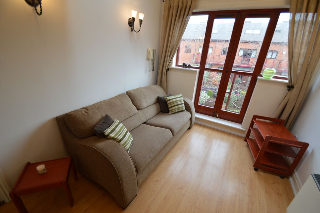 Property photo 2 of 13 Lounge
