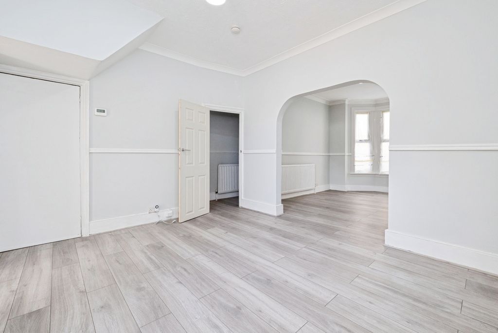 Property photo 2 of 22 Pbox-Img.Jpg