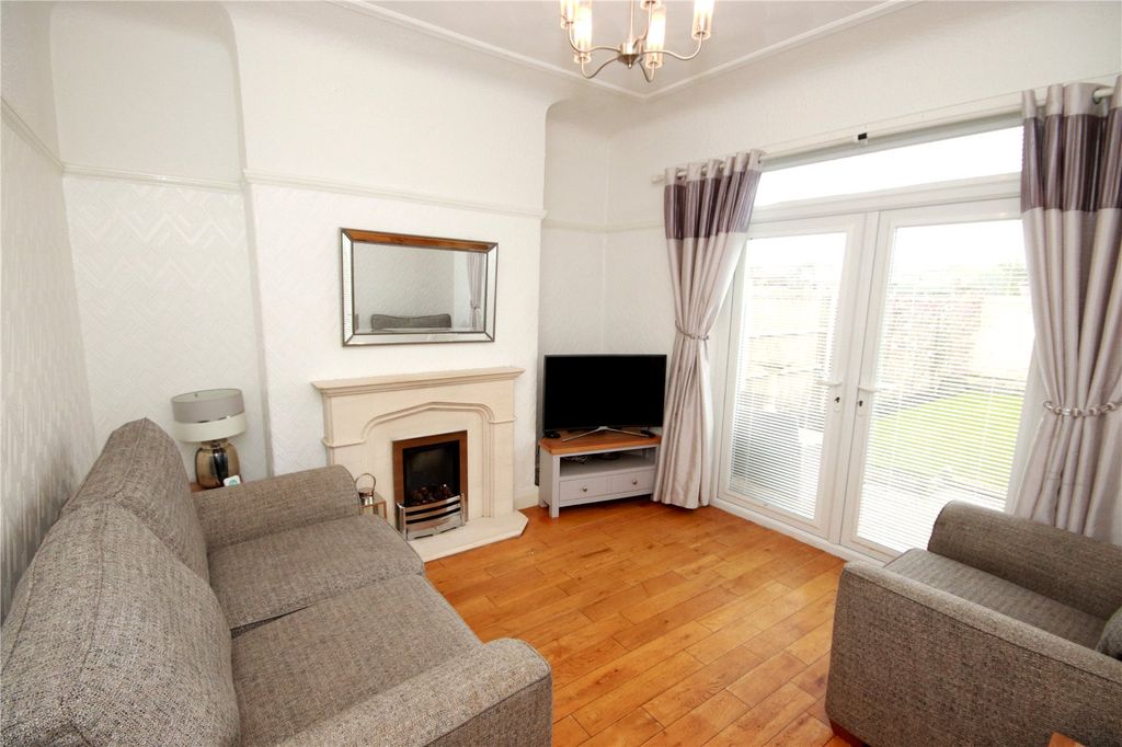 Property photo 3 of 18 Picture No. 12