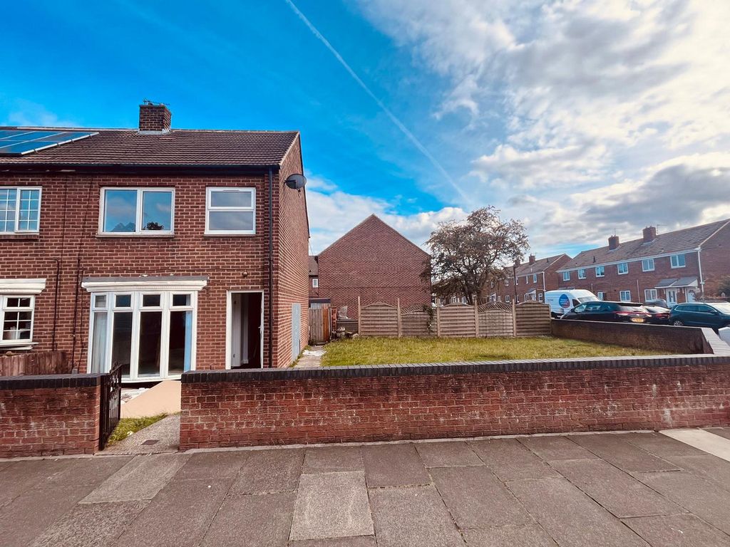Property photo 1 of 11