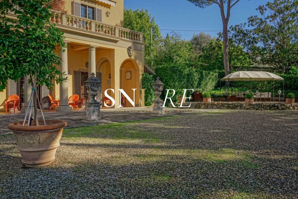 Property photo 2 of 35