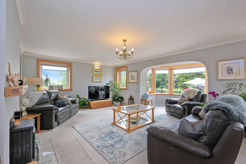 Property photo 2 of 40