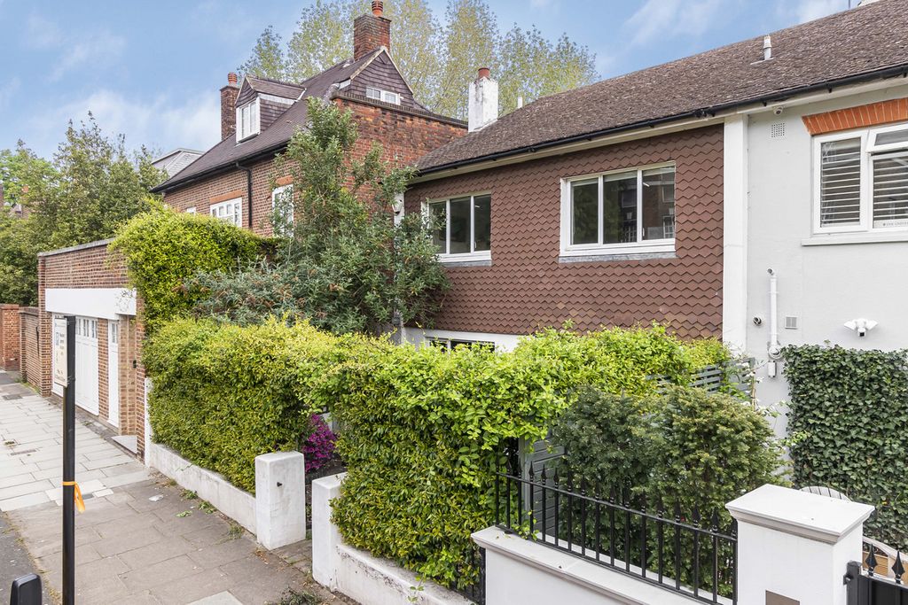 Property photo 2 of 8