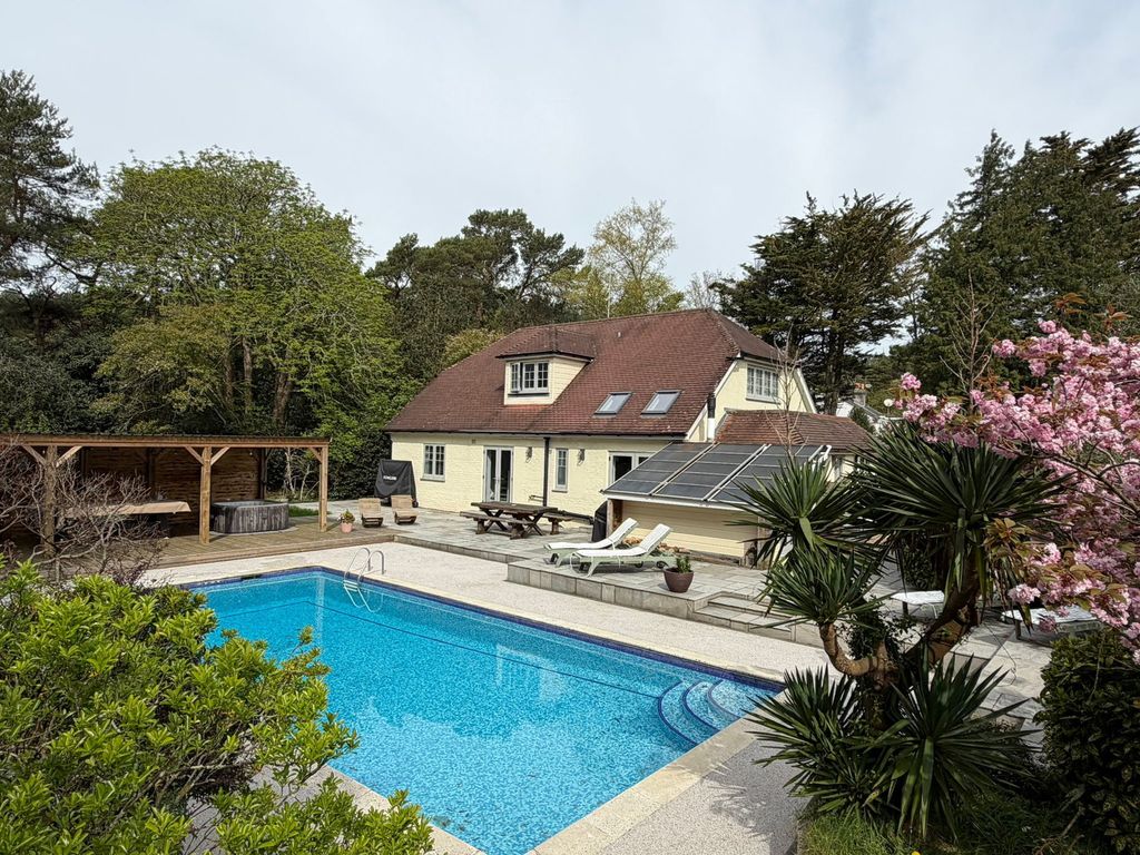 Property photo 1 of 53