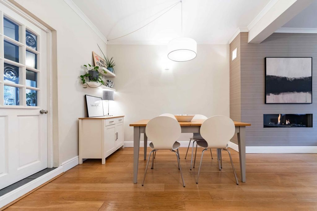 Property photo 2 of 53