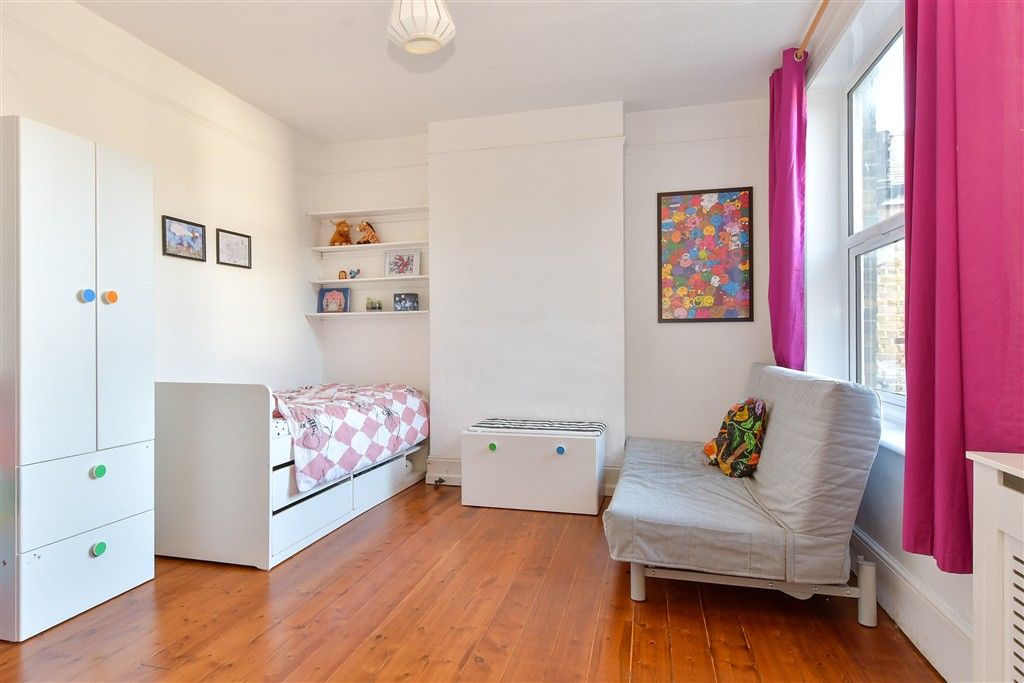 Property photo 1 of 8 Bedroom 3