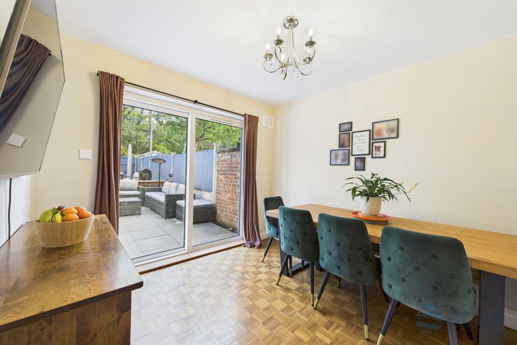 Property photo 3 of 22 Dining Area