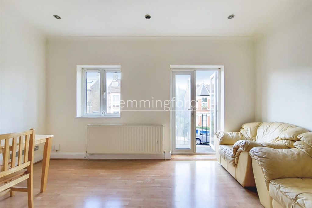 Property photo 2 of 12