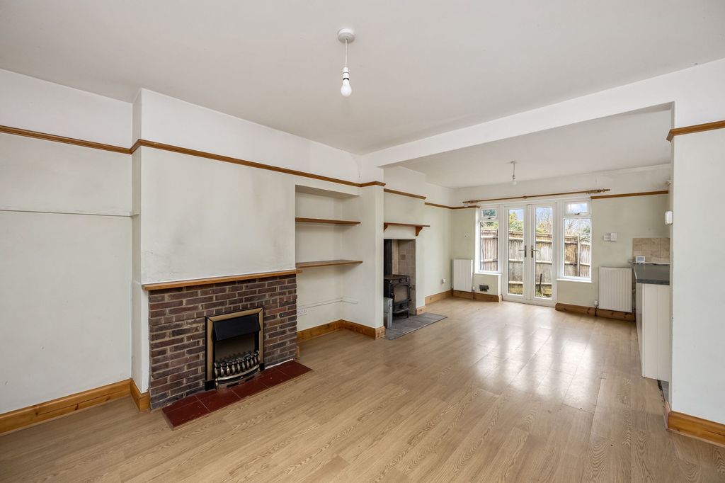Property photo 2 of 18