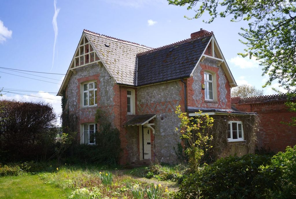 Property photo 1 of 27