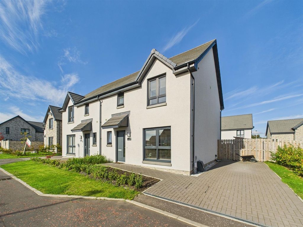 Property photo 2 of 21 Cam01486G0-Pr0898-Still004.Jpg