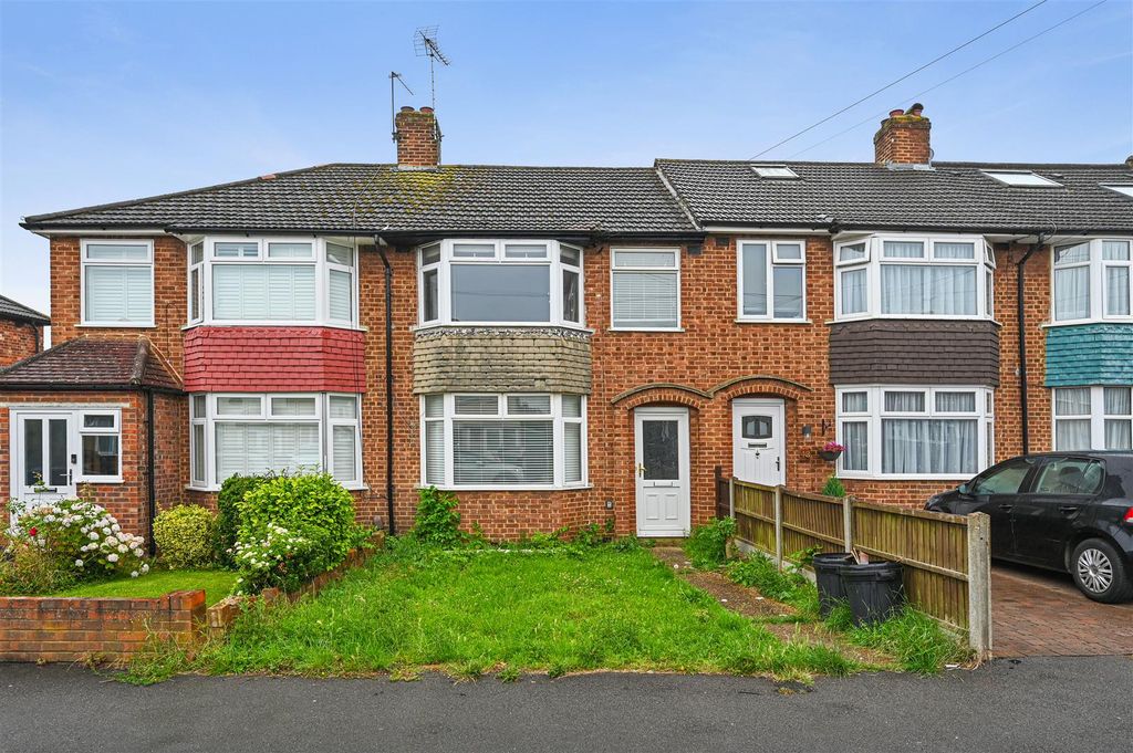 Property photo 1 of 9 Rr - 41 Woodcroft Crescent - Exterior1 (1).Jpg