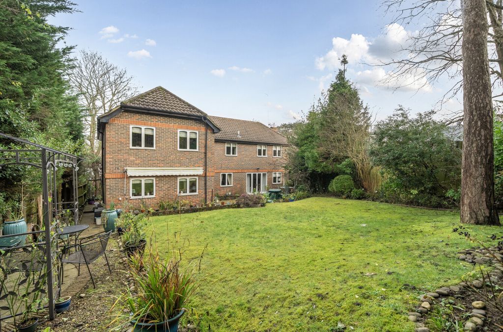 Property photo 2 of 31 1404353-23-697B77...