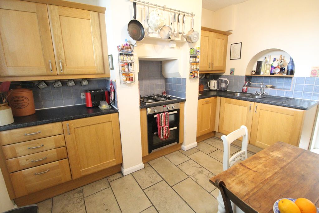 Property photo 2 of 8