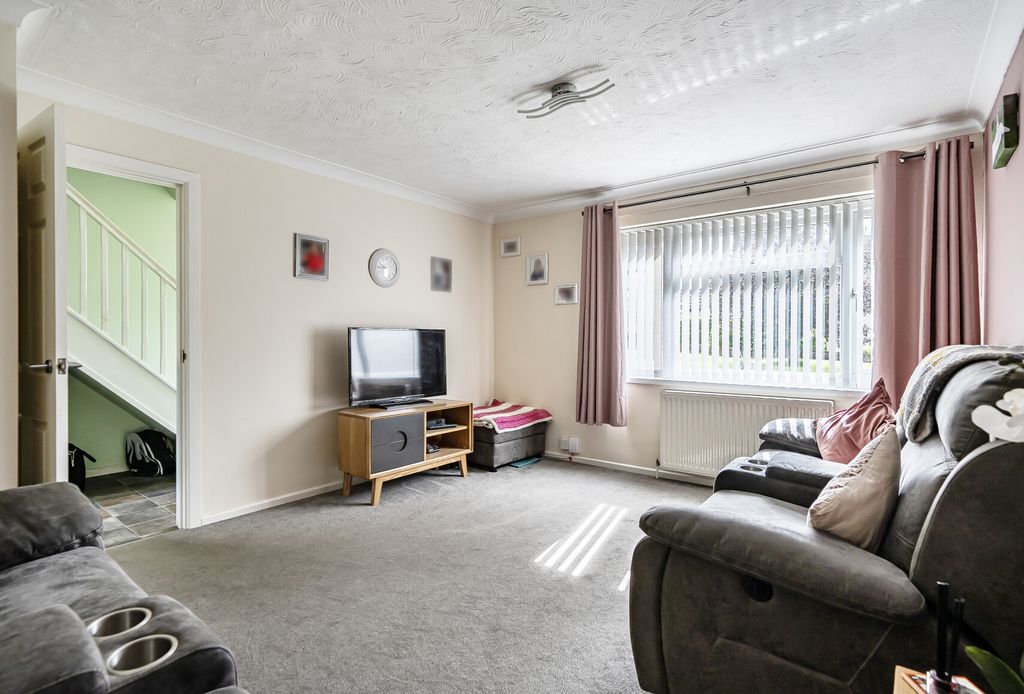 Property photo 2 of 20 1472268-10-6A2928...