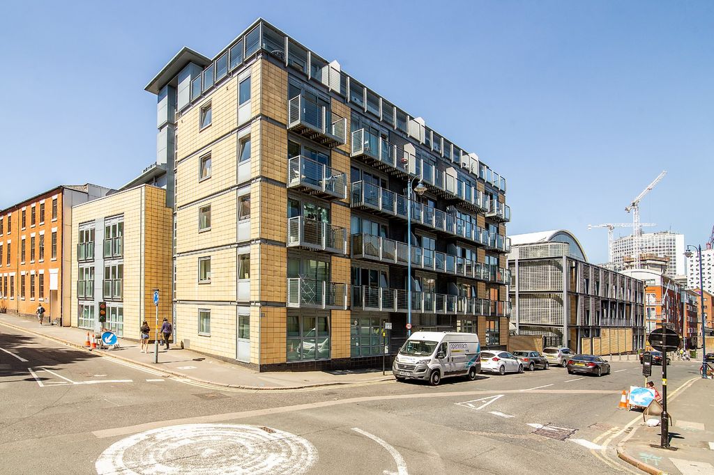 Property photo 1 of 10 Photo 01