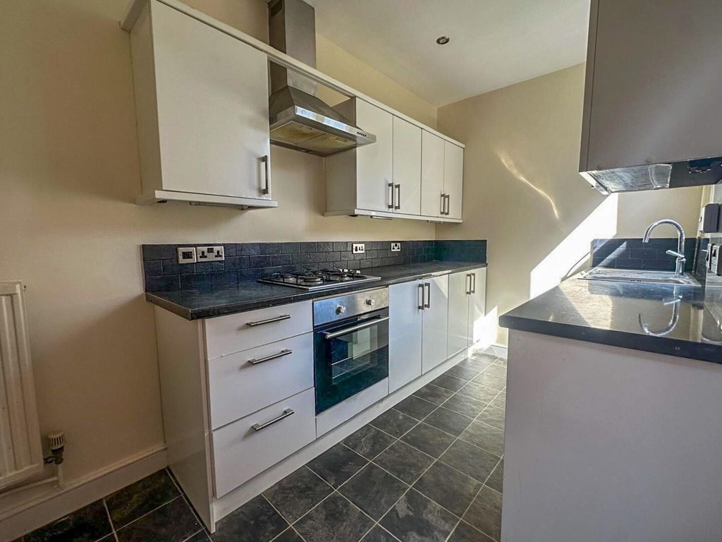 Property photo 2 of 9 Kitchen