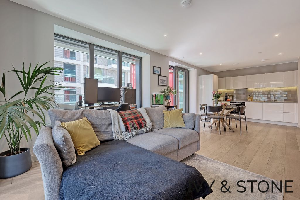 Property photo 1 of 19 4110332