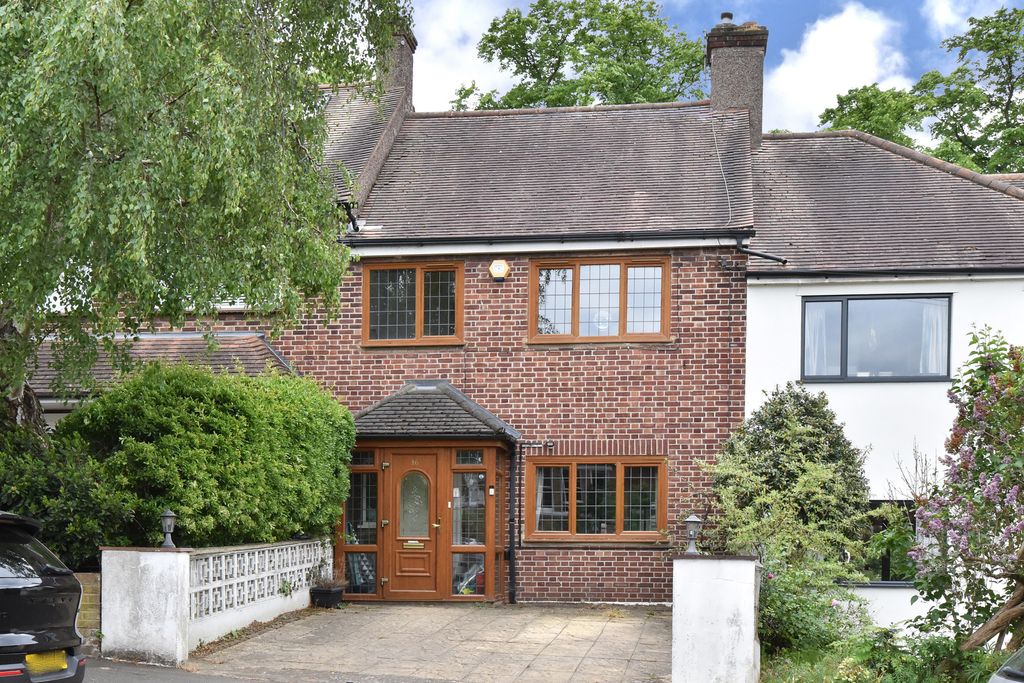 Property photo 1 of 18