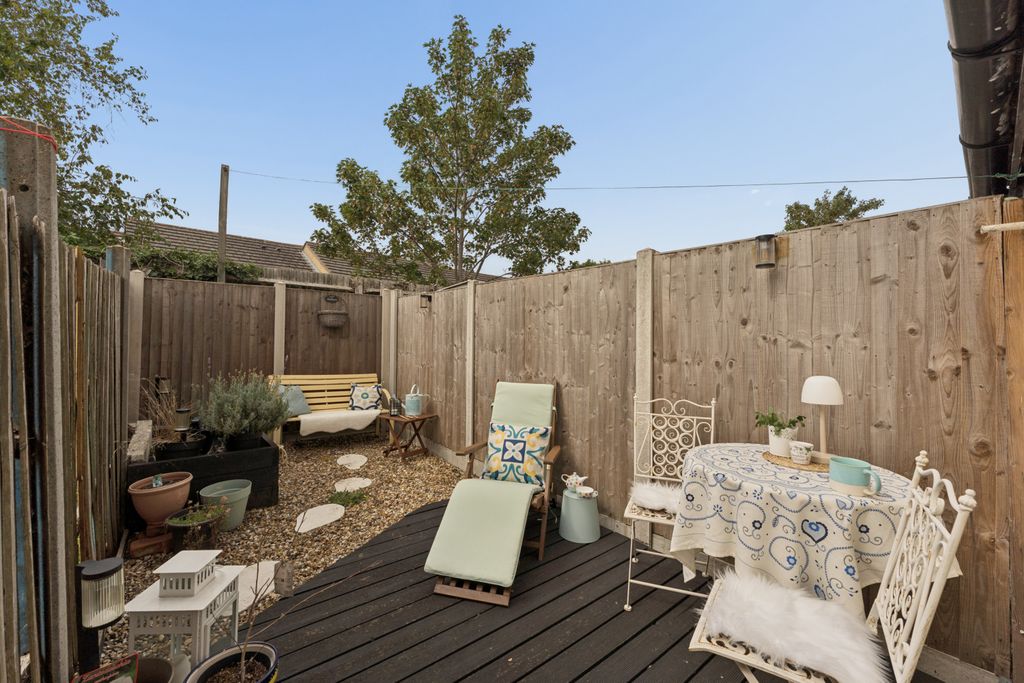 Property photo 2 of 7