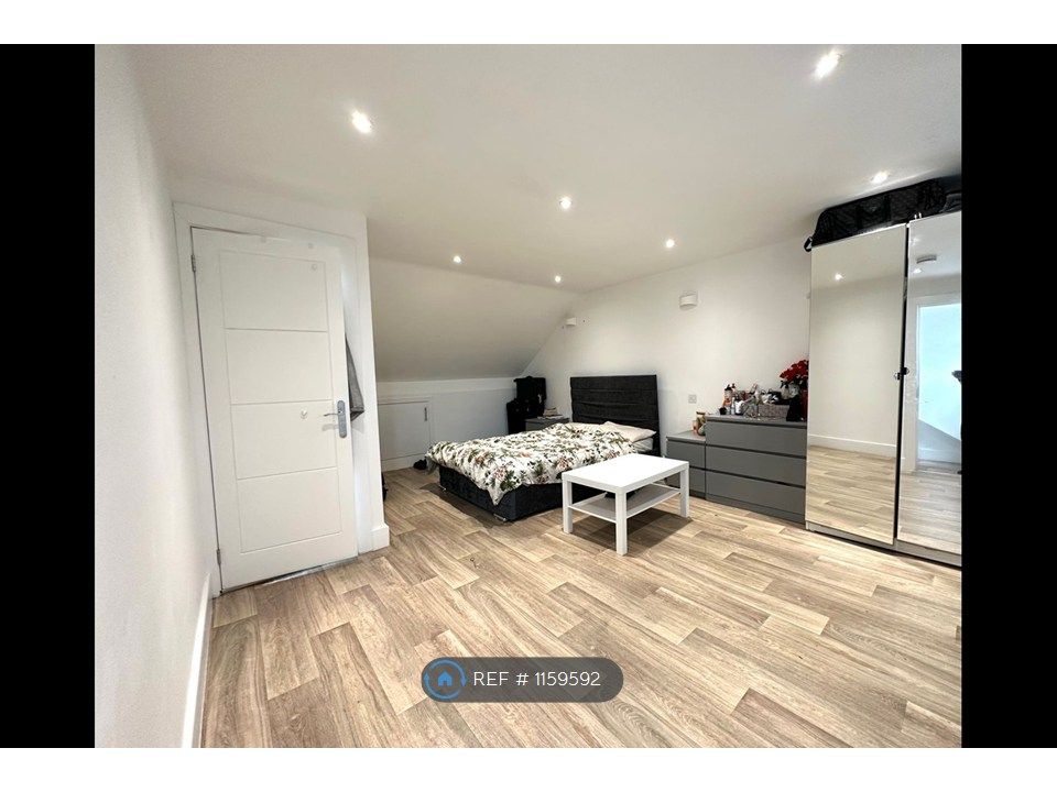 Property photo 1 of 3