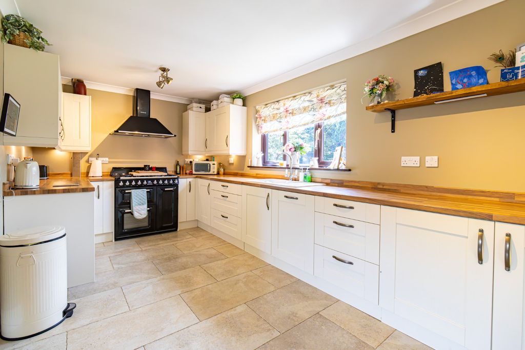 Property photo 2 of 29 3077503