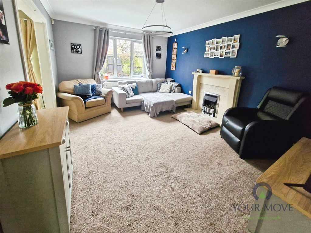 Property photo 3 of 20 Lounge