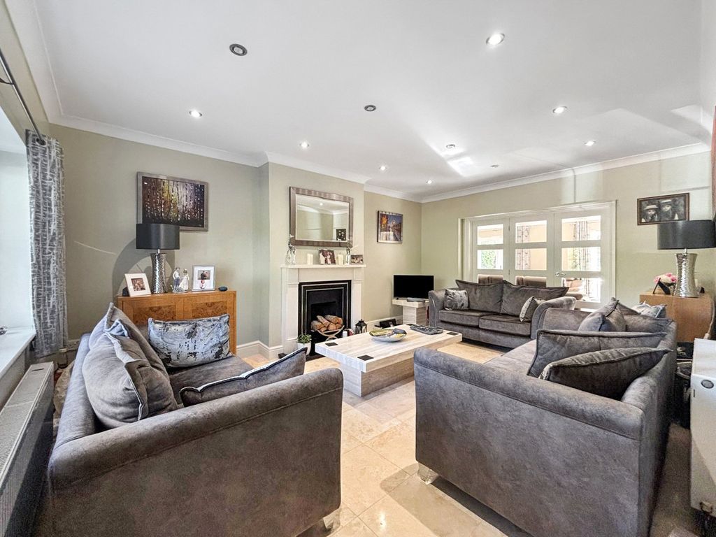 Property photo 3 of 19 Reception Room