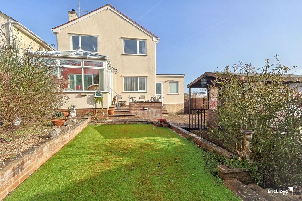 Property photo 1 of 16 Photo 7