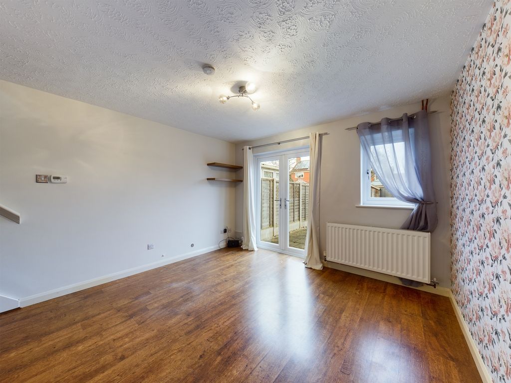 Property photo 3 of 6 Cam00585P1-Pr0217-Still01