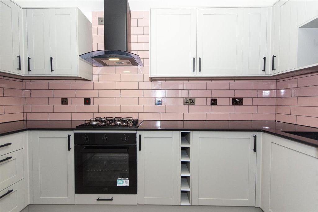 Property photo 2 of 11 Herrtford Court 11 2026 (7)_1.Jpg