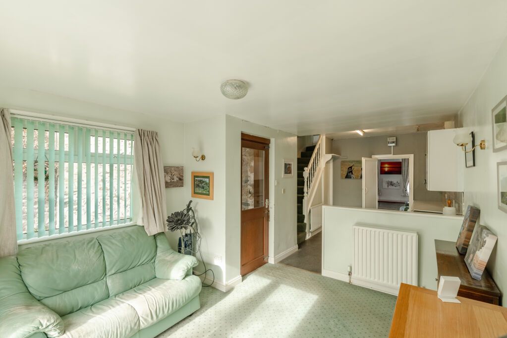 Property photo 2 of 12 Dining Kitchen