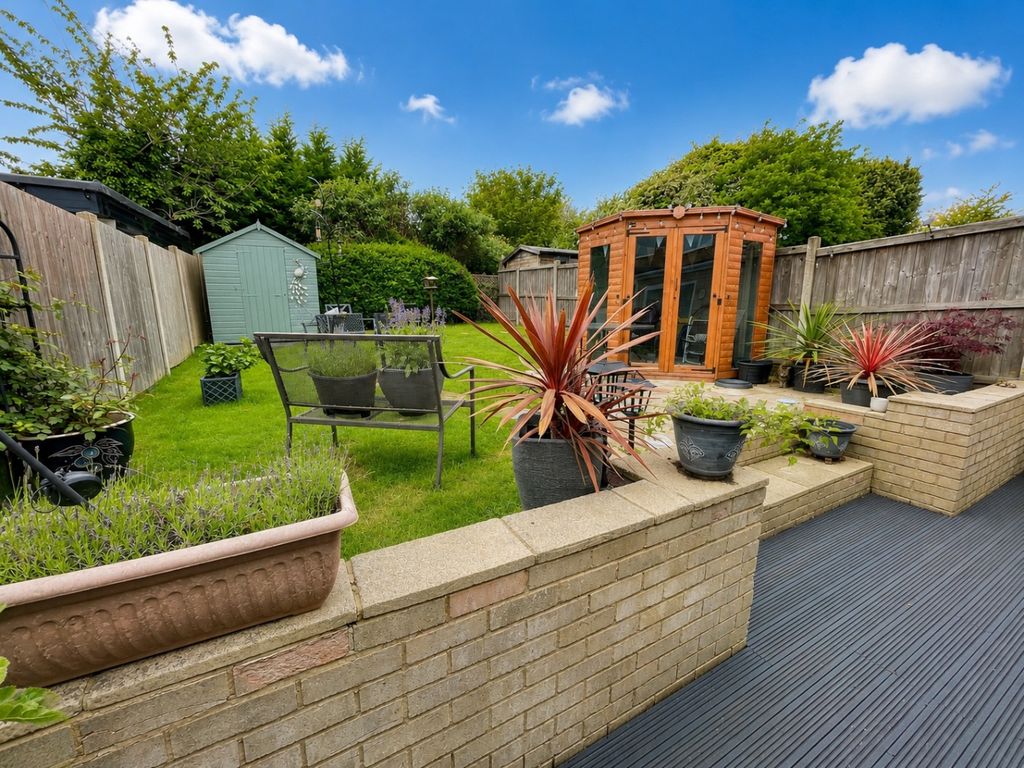Property photo 2 of 11 5164424