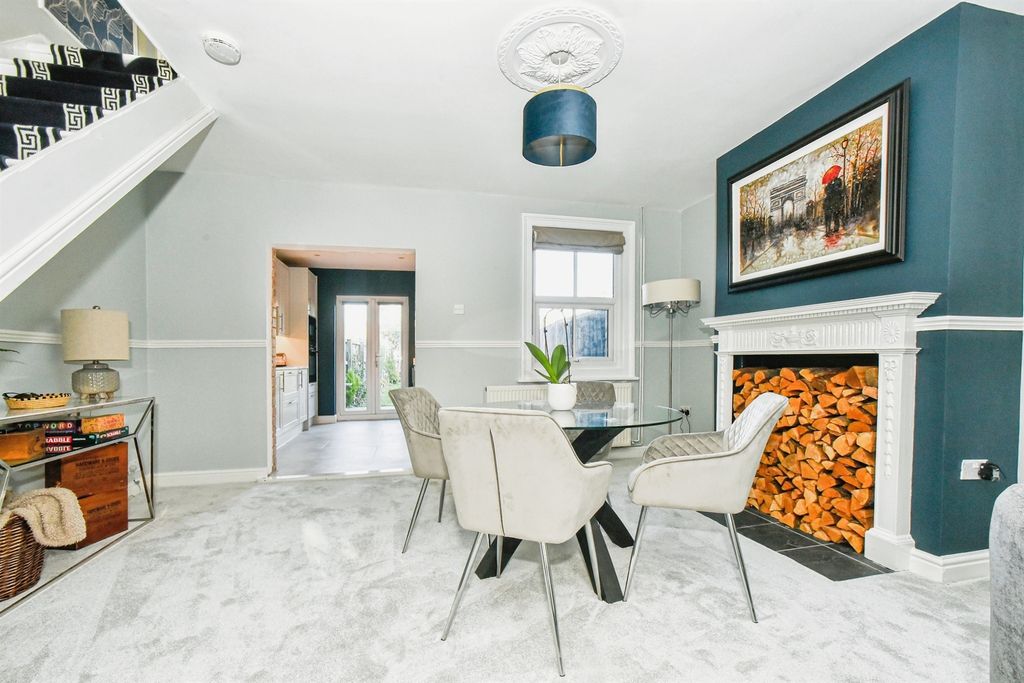 Property photo 3 of 22