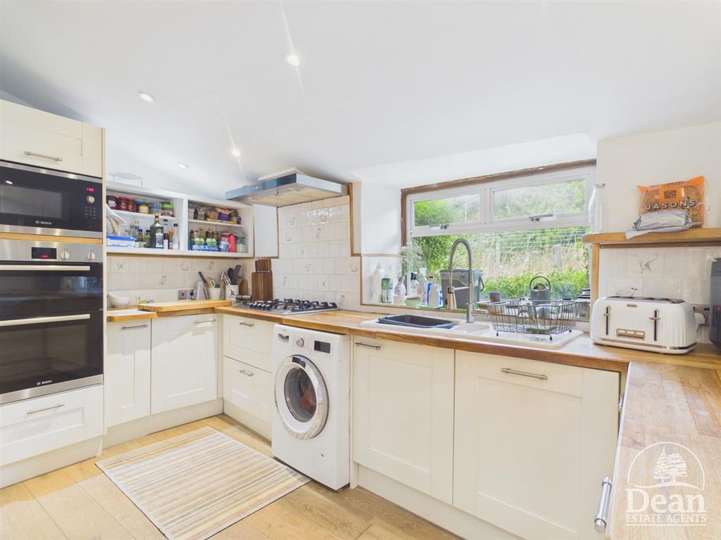 Property photo 3 of 30