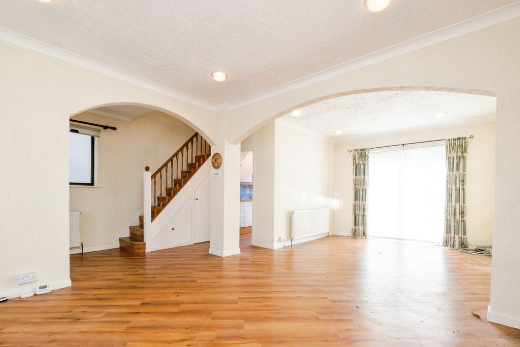 Property photo 3 of 38 Pbox-Img.Jpg