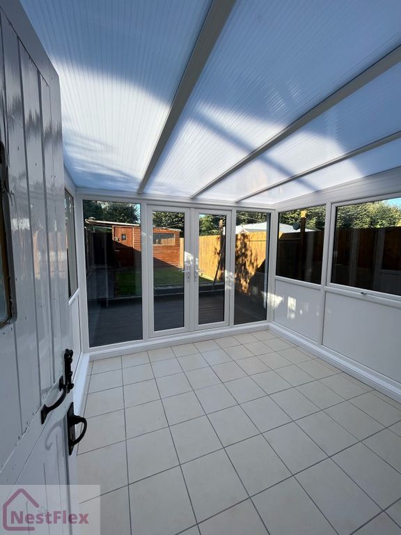 Property photo 3 of 10 Conservatory