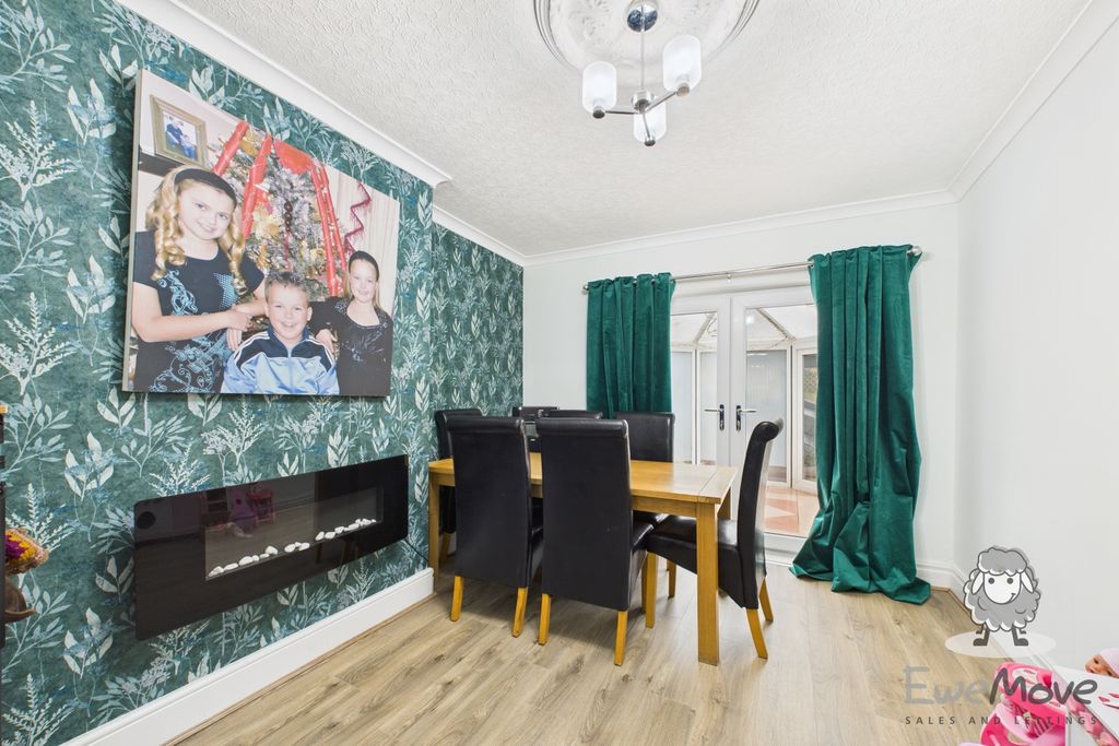 Property photo 3 of 17 2