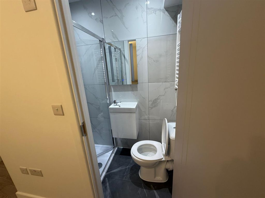 Property photo 2 of 2 Liverpool Road Bathroom.Jpg