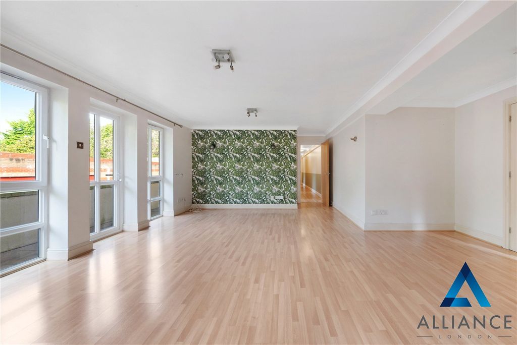 Property photo 2 of 15 Picture No. 18