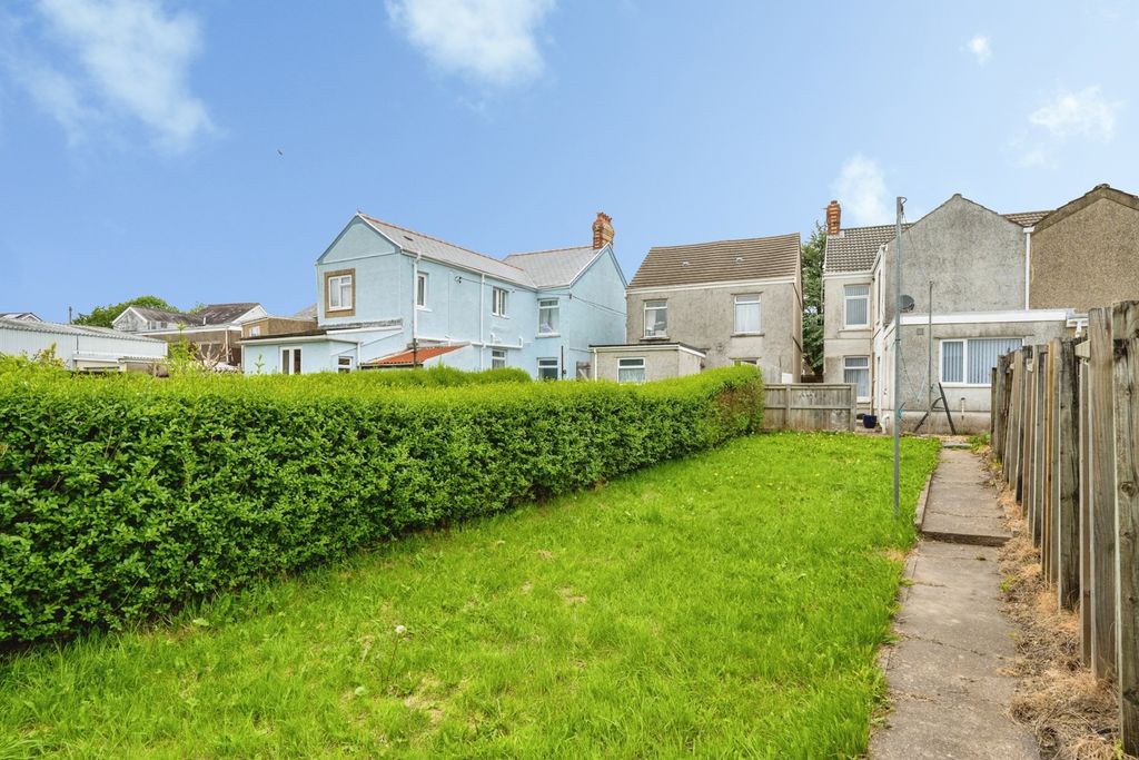 Property photo 1 of 19 Pbox-Img.Jpg