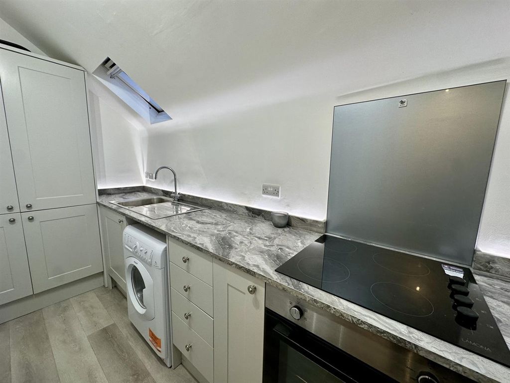 Property photo 2 of 13 5.Jpg