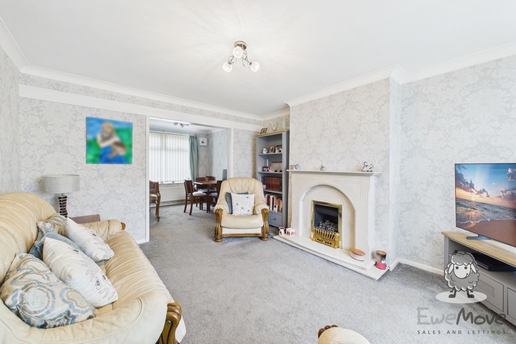 Property photo 3 of 16 4