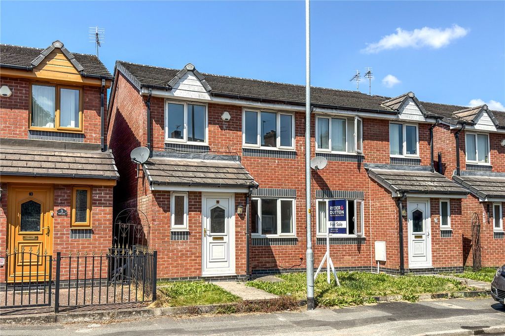 Property photo 1 of 17 External