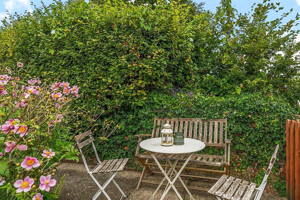 Property photo 2 of 22 Perfect Patio