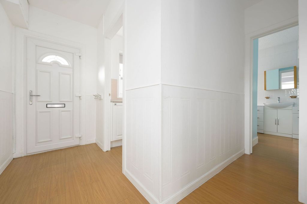 Property photo 2 of 24