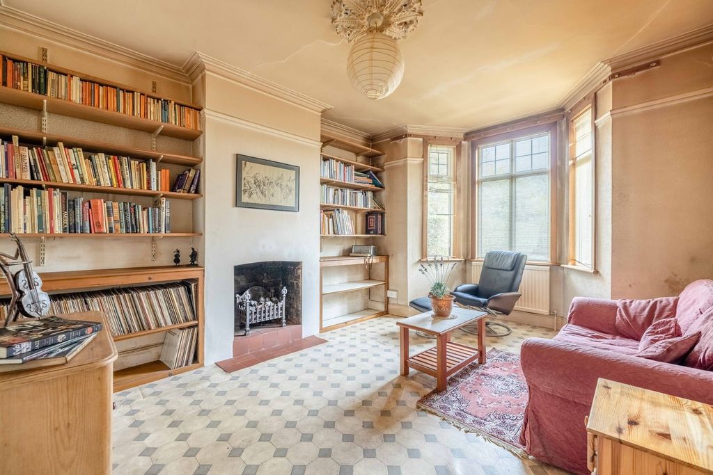 Property photo 3 of 22