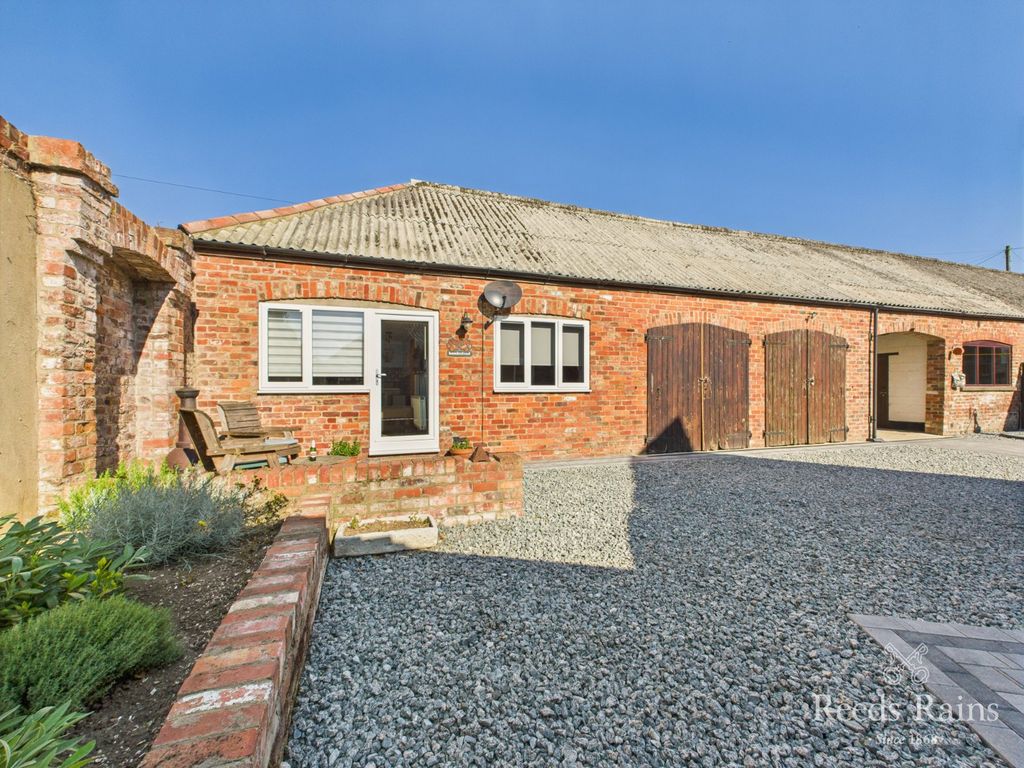 Property photo 3 of 35 Annexe