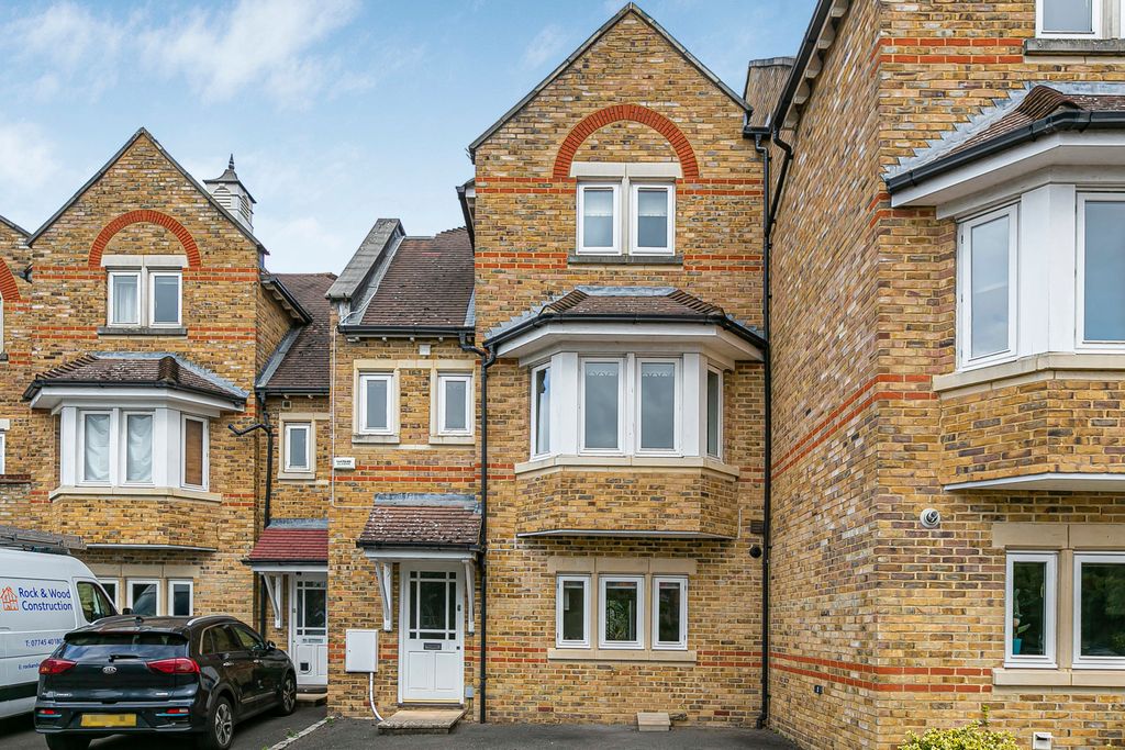 Property photo 1 of 17 Exterior