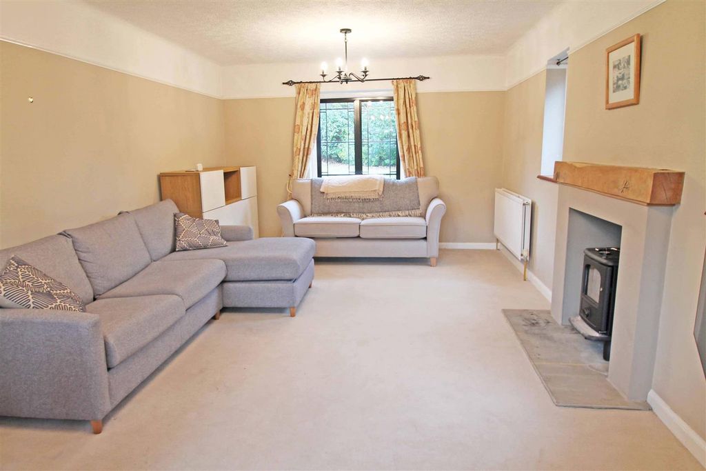 Property photo 3 of 16 Reception Reversed